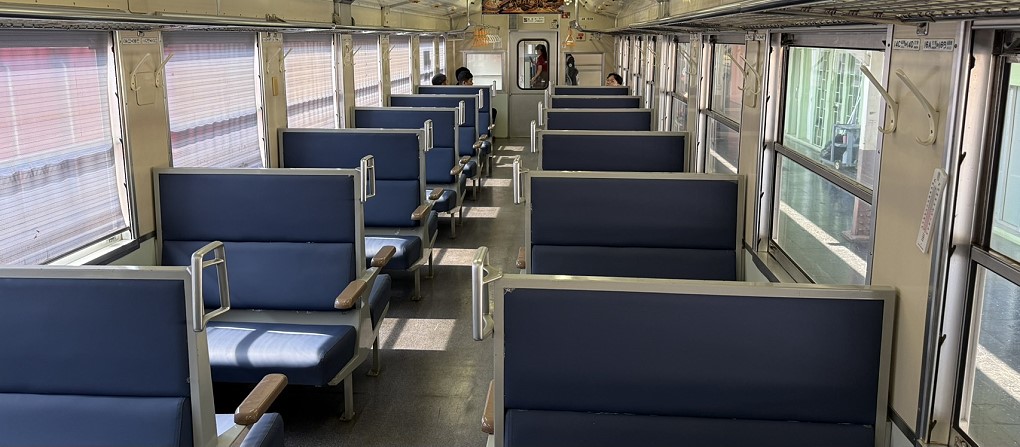 KiHa 40 train in Thailand