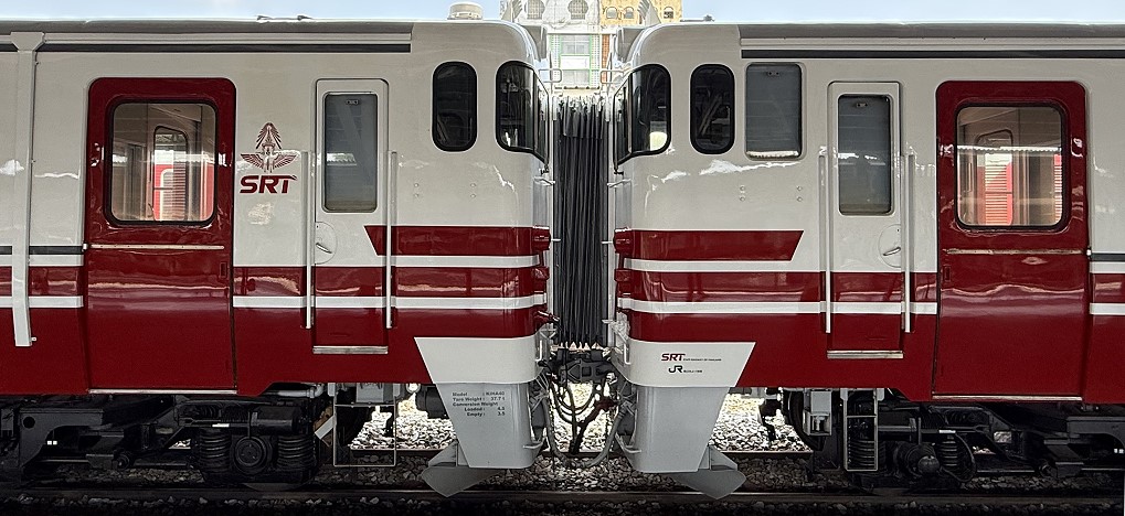KiHa 40 train in Thailand